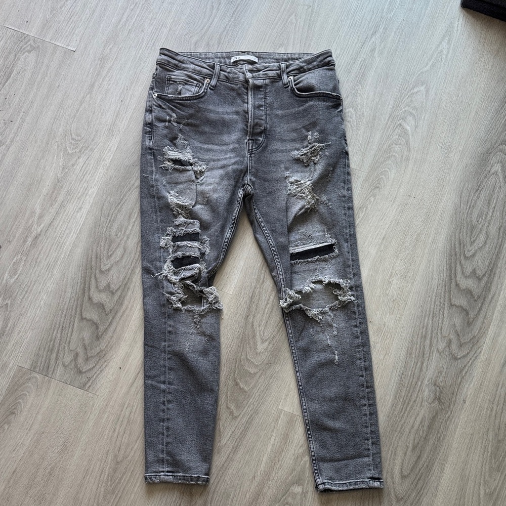 Gray/Light Black Distressed Ripped Skinny Jeans